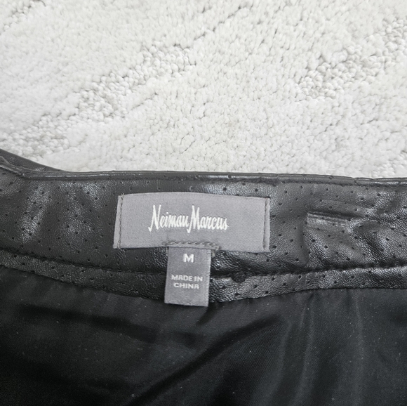 Neiman Marcus leather-like polyester Knee-high Skirt size Medium - Picture 4 of 5
